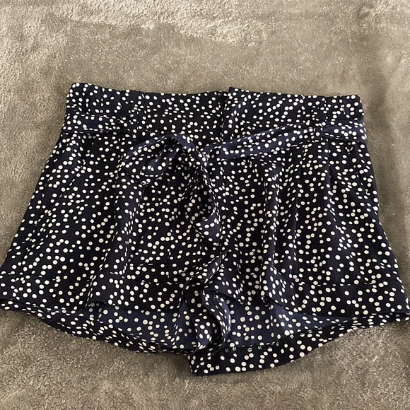 Forever 21 Navy and white polka dot fabric shorts - Picture 2 of 5